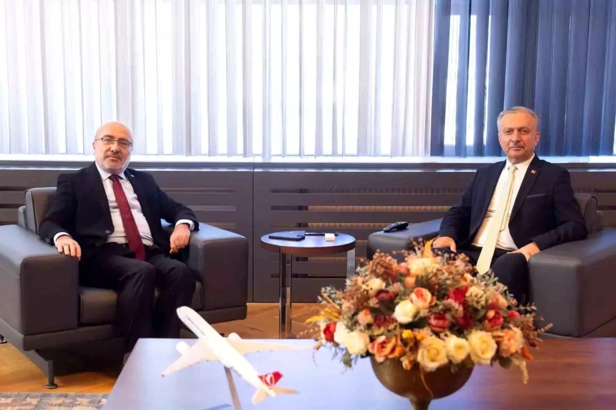 Kayseri Üniversitesi Rektörü, Erzincan Binali Yıldırım Üniversitesi’nde Değerlendirmelerde Bulundu