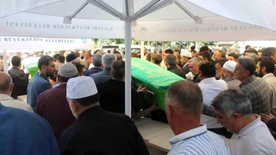 Kayseri’de Acı Haber: Saadet Partisi Yönetim Kurulu Üyesi Mehmet Kabak Son Yolculuğuna Uğurlandı