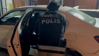 Kiralık arabayla uyuşturucu sevkiyatı