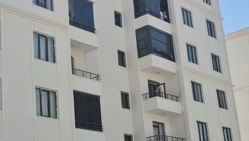 Elazığ'da konutunda eşi ile