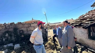 Kozluca Köyünde Yangın Hasarını Ziyaret Eden Yetkililer