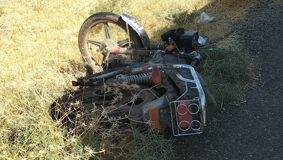 Mardin'in Artuklu ilçesinde, motosiklet