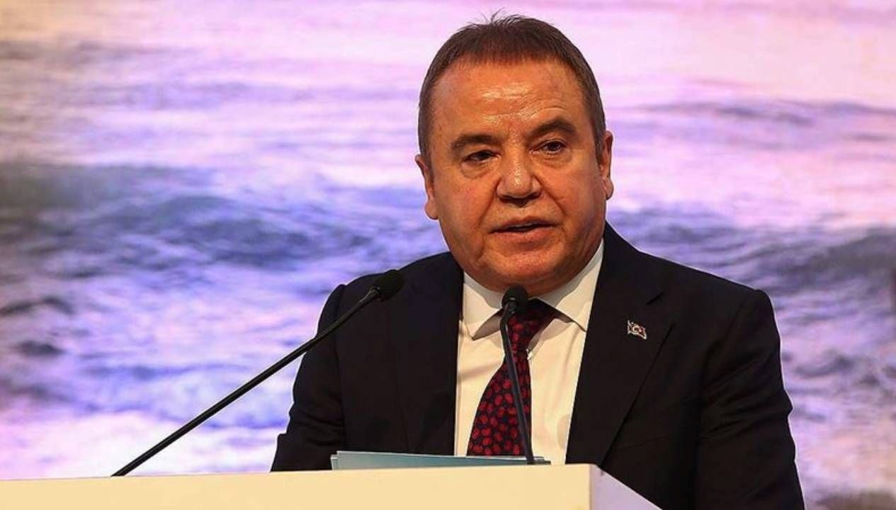 Muhittin Böcek hastaneye sevk edildi