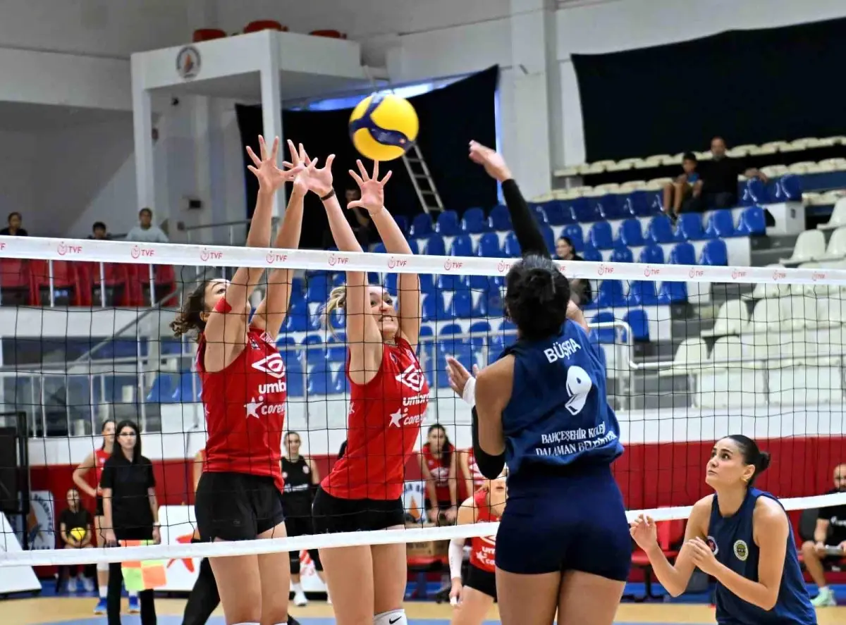Muratpaşa Belediyespor Kadın Voleybol Takımı Hazırlıklarını Sürdürüyor