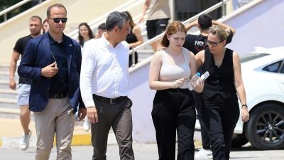 Özgür Özel, Ferdi Zeyrek’in kızının üniversiteye kaydını yaptırdı