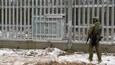 Polonya’dan Belarus ile olan hudut kapılarını kapatma kararı