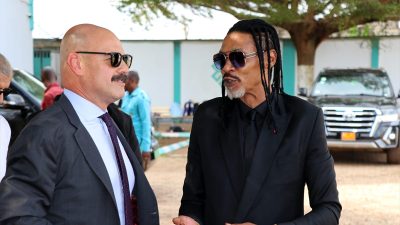 Rigobert Song, Kamerun’da gençlerle buluştu