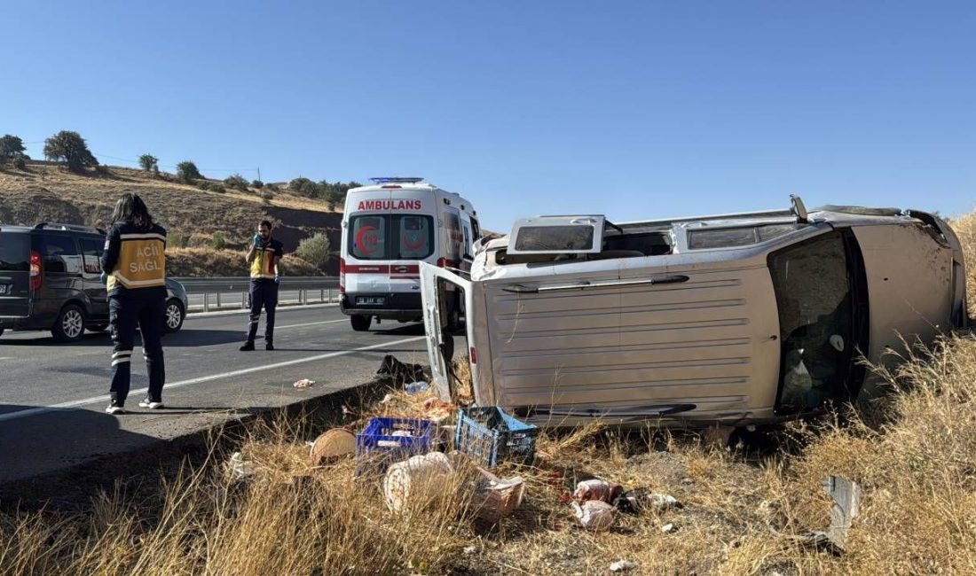 Sivas'ta hafif ticari aracın