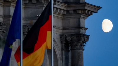 SON DAKİKA: Berlin’de araç kalabalığa daldı: Çok sayıda yaralı var