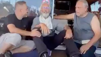 Sumud Filosu’nda yer alan Fransız aktör Frank Romano İhlâs Suresi’ni okudu