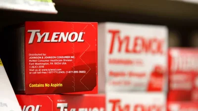 Trump’tan Hamilelikte Tylenol Kullanımına Dair Çarpıcı Uyarı ve Otizm Bağlantısı Tartışmaları