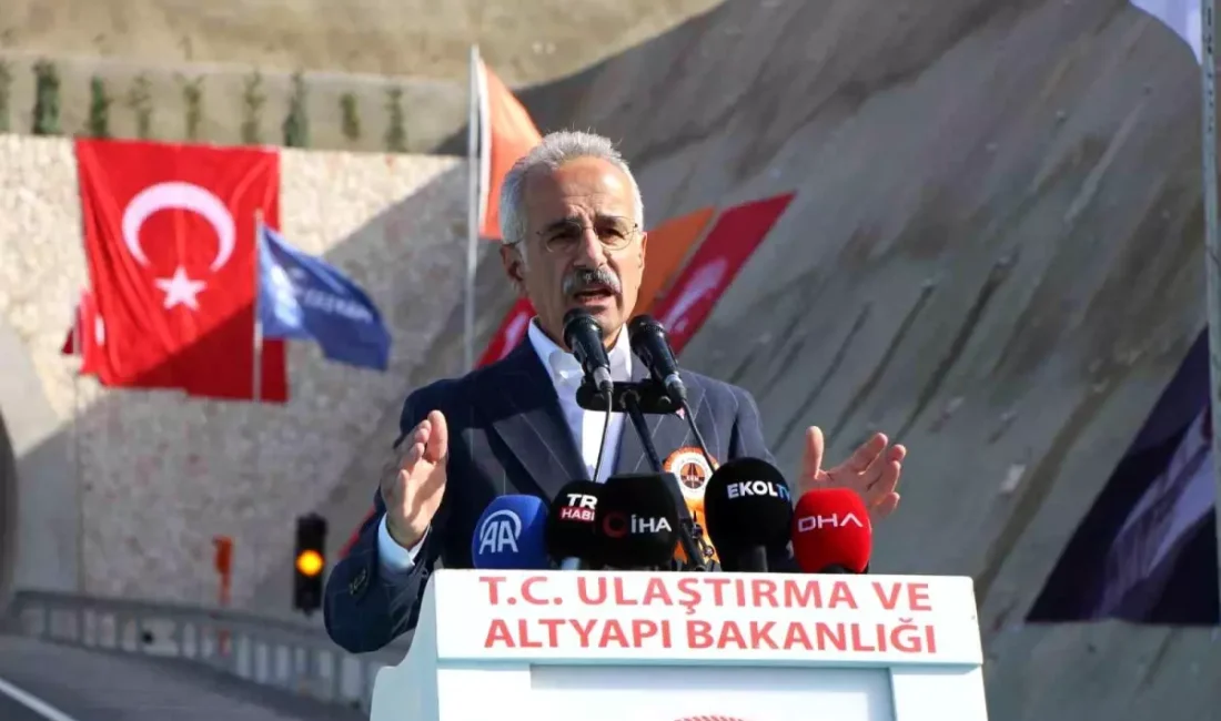 Ulaştırma Bakanı Abdulkadir Uraloğlu,