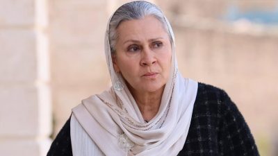 Uzak Kent’in yıldızı setten sonra bakın ne yaptı! “Şimdi Gonca, yarın Sadakat”