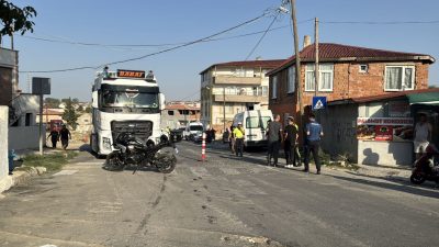 Yolun karşısına geçen bayan TIR’ın altında kaldı