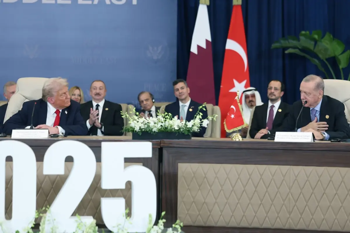 ABD Başkanı Trump, Şarm el-Şeyh Zirvesinde Ortak Liderler Arasında Duygusal Anlar Yaşandı