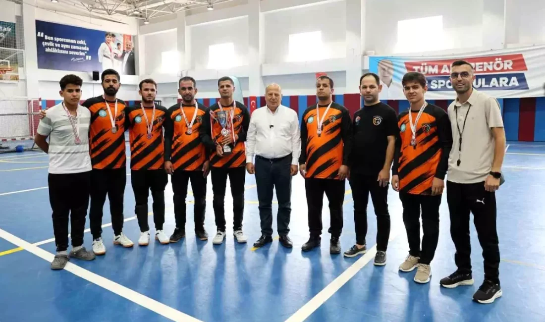 Adana'da görme engellilerin mücadelesi