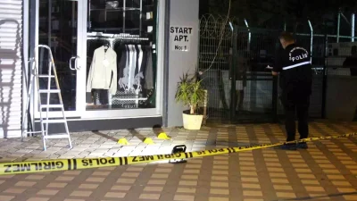 Adana’da İşlek Bir Erkek Giyim Mağazasına Patlayıcı Saldırısı Güvenlik Kameralarında