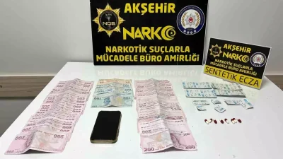 Akşehir’de Uyuşturucu Operasyonu: 45 Uyuşturucu Hap ve Binlerce TL Ele Geçirildi