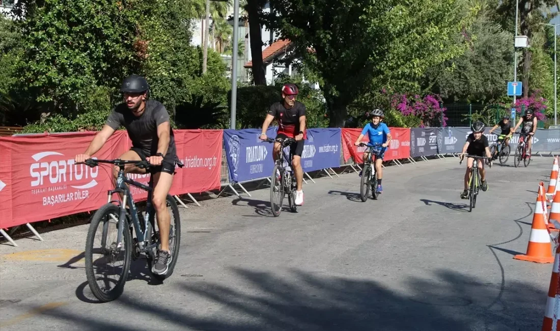 Alanya'da geleneksel triatlon başladı!