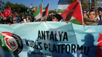 Antalya’da Uluslararası Dayanışma Yürüyüşü Gerçekleştirildi