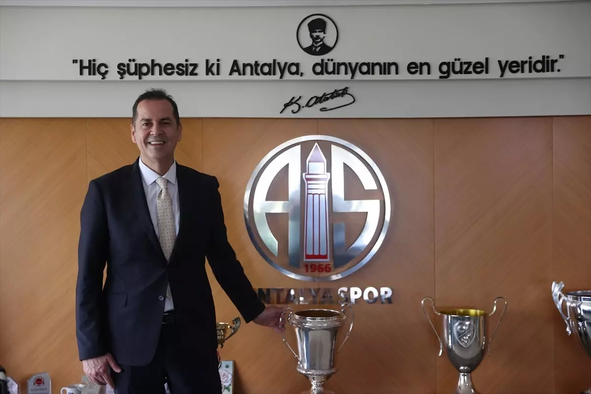 Antalyaspor Yönetimi ve Taraftar Desteğiyle Güçleniyor
