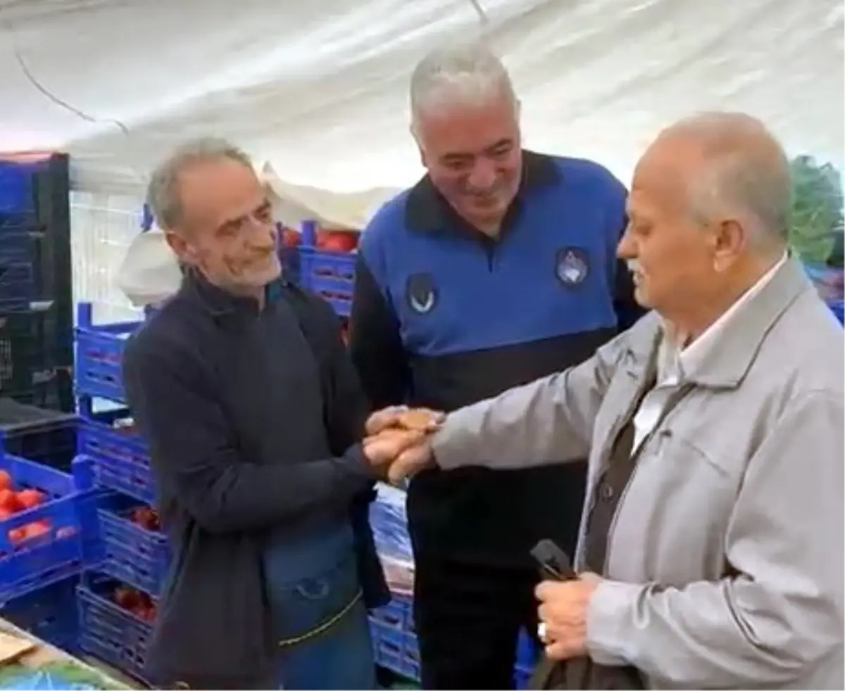 Avcılar Pazarcısı Yanında Bulduğu Çantayı Sahibini Buldu