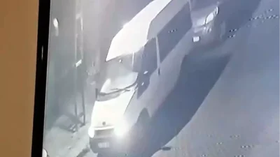 Avcılar’da Minibüs Hırsızlığı Güvenlik Kameralarına Yansıdı