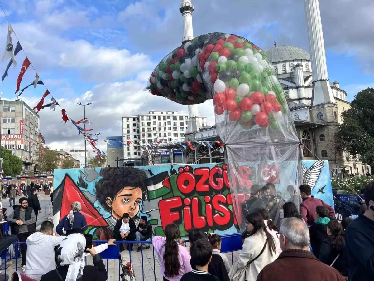 Bağcılar’da Filistin Kız Çocukları İçin Balon Uçurma Etkinliği