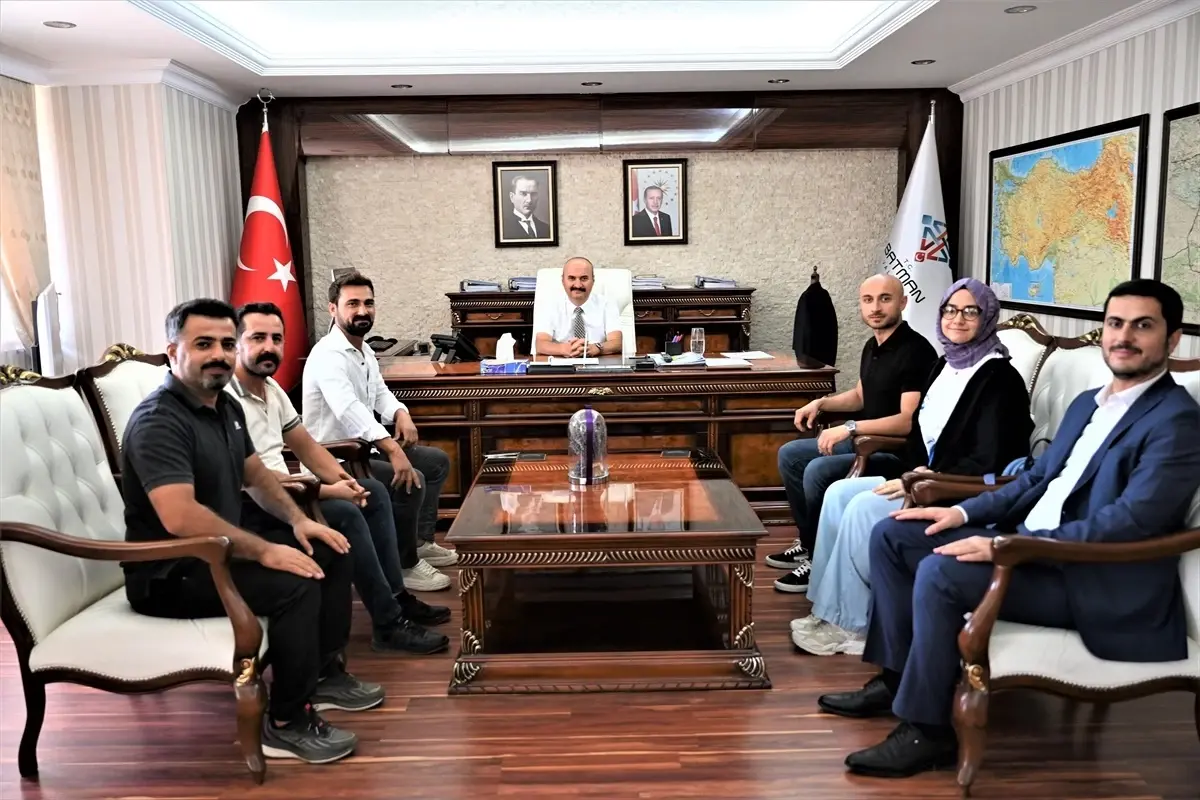 Batman’da Yamaç Paraşütü Tutkunları Mereto Dağı’nda Buluşuyor