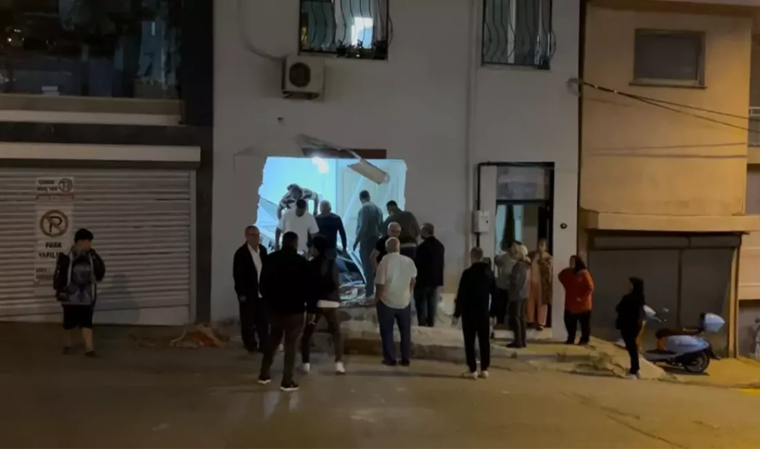 Bayraklı'da kamyon kritik binanın