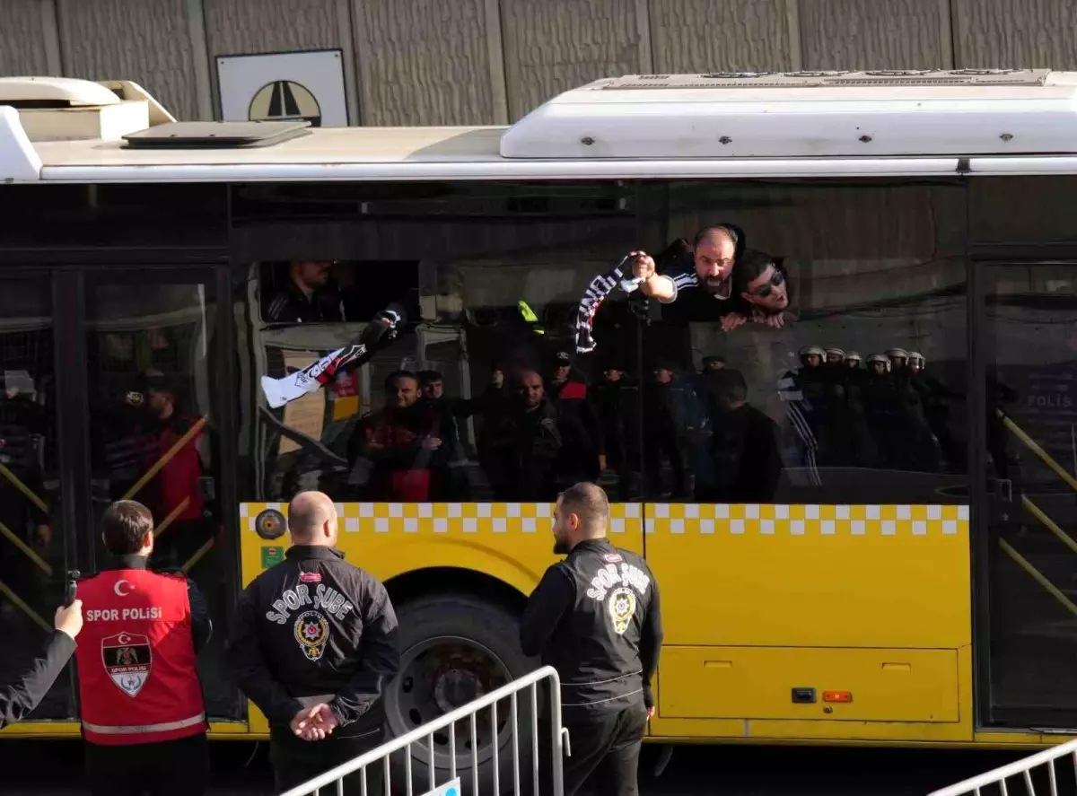 Beşiktaş Taraftarları RAMS Park’ta Derbi Heyecanı Yaşıyor