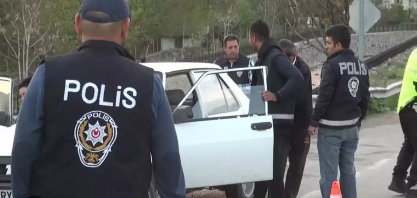 Beypazarı’nda Uyarıya Uymayan Otomobilde Uyuşturucu Operasyonu