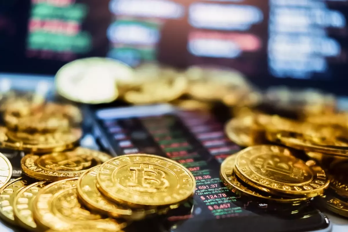 Bitcoin Tırmandı: Tarihi Zirveye Ulaştı ve Piyasalarda Hareketlilik Hızlandı
