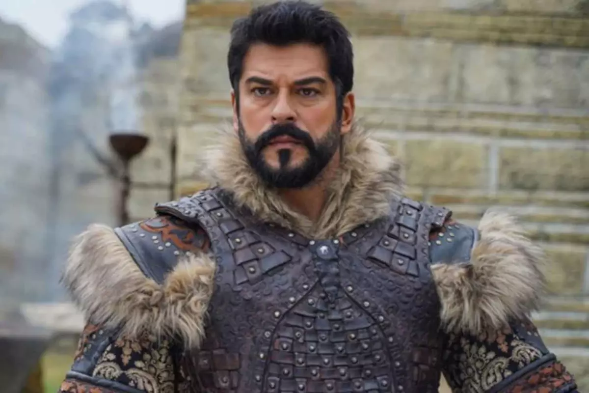 Burak Özçivit’in Mal Varlığıyla İlgili Spekülasyonlar Gündemde