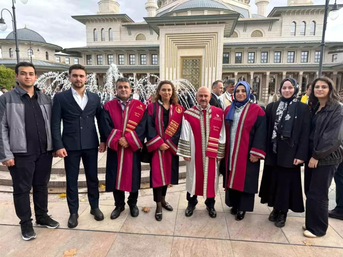 Düzce Üniversitesi Rektörü ve Heyetinin 2025-2026 Yükseköğretim Açılış Törenine Katılımı