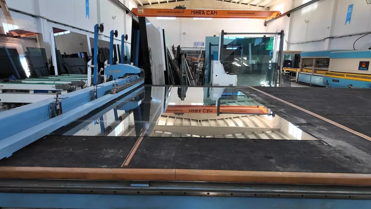 Erciş’te Cam Atölyesiyle Yerel Ekonomiye Katkı Sağlayan Girişimci