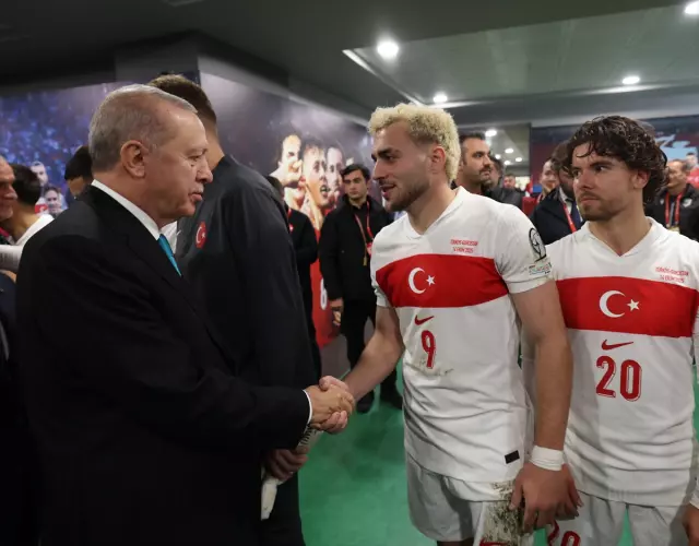 Erdoğan'dan A Milli Takımımıza Tebrik Ziyareti ve Coşkulu Anlar