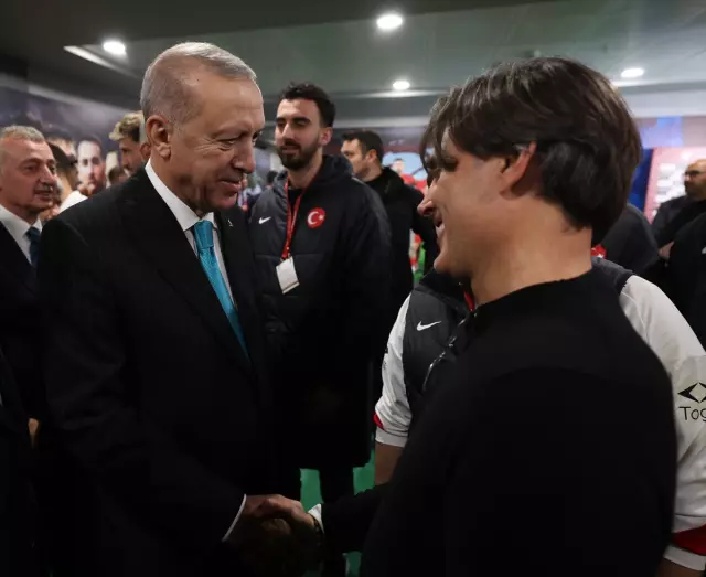 Erdoğan'dan A Milli Takımımıza Tebrik Ziyareti ve Coşkulu Anlar