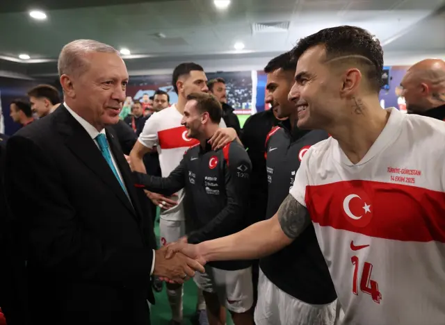Erdoğan'dan A Milli Takımımıza Tebrik Ziyareti ve Coşkulu Anlar