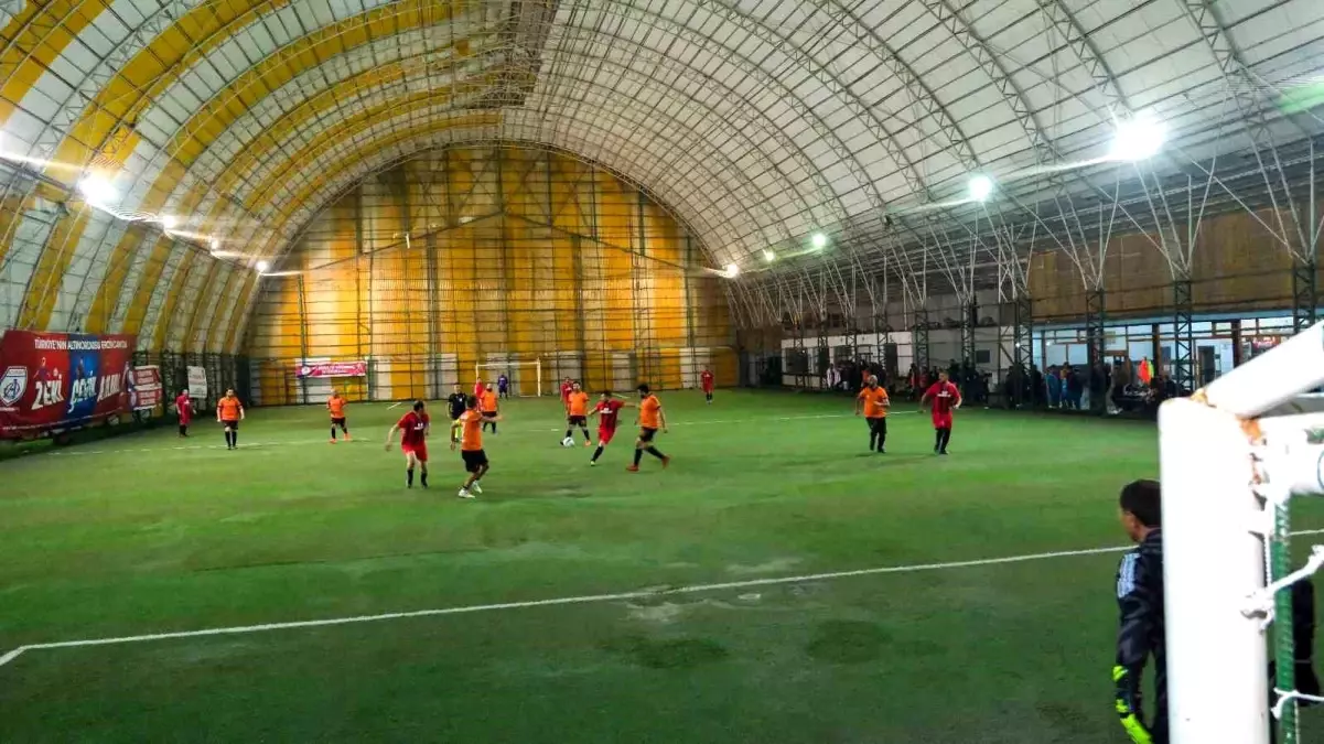 Erzincan Belediyesi’nin Düzenlediği Halı Saha Futbol Turnuvası Başladı