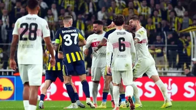 Fenerbahçe-Stuttgart Maçındaki Gerginlik ve Olaylar Özeti