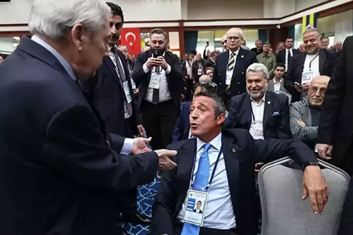 Fenerbahçe Yüksek Divan Kurulu Toplantısında Sıcak Anlar