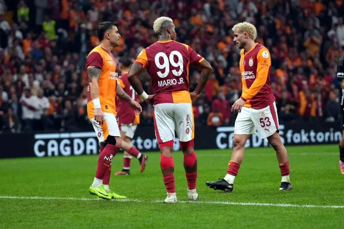Galatasaray ve Beşiktaş Arasındaki Rekabet İlk Puan Kaybını Getirdi