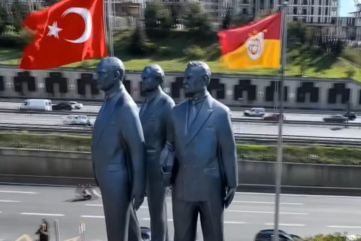 Galatasaray’ın Tarihine Işık Takan Üç Anıtın Açılışı Gerçekleştirildi