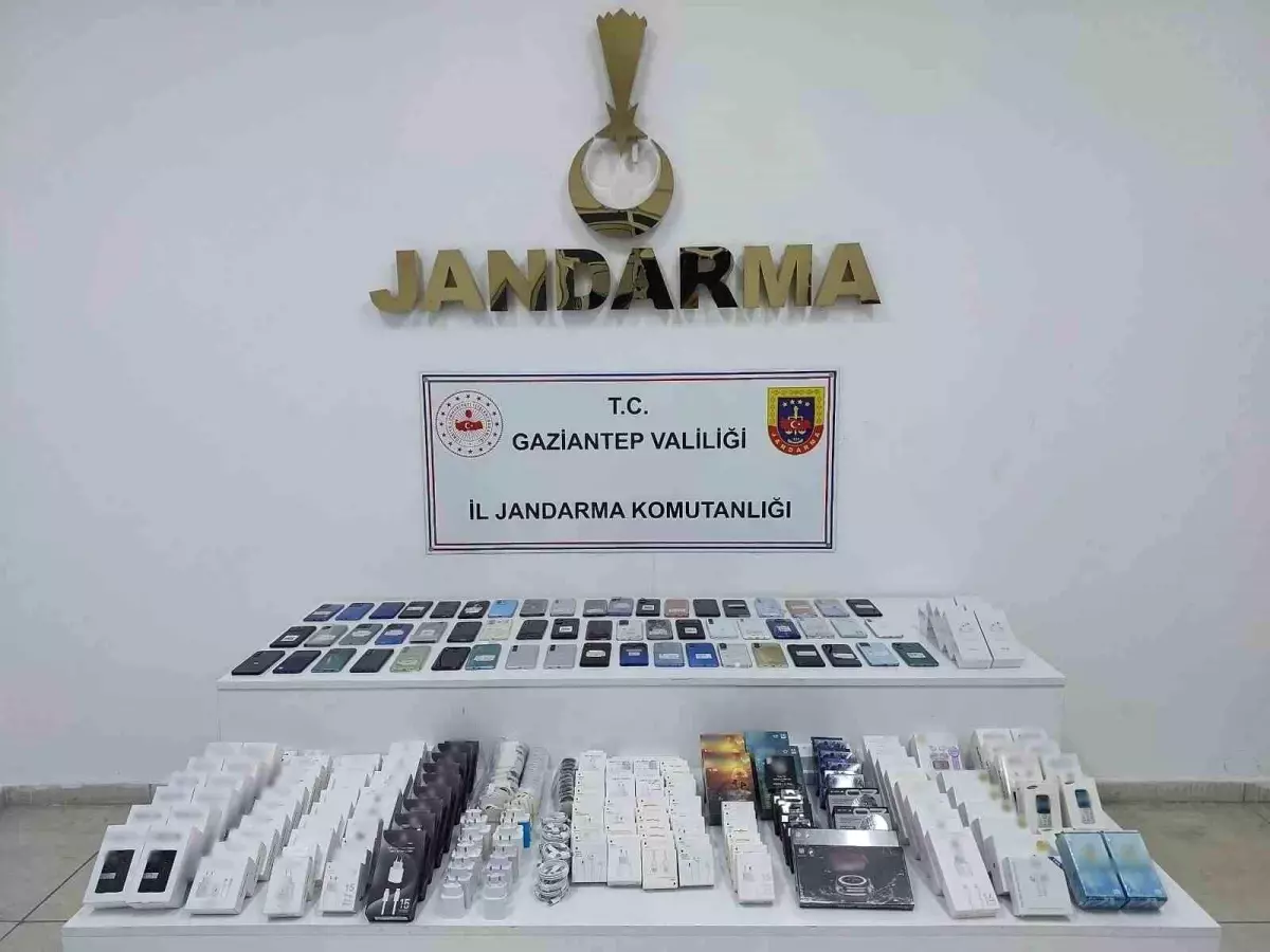 Gaziantep’te Gümrük Kaçağı Elektroniklere Operasyon: 1 Milyon 975 Bin TL Değerinde Mal Ele Geçirildi