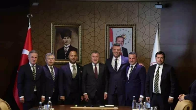 Gençlik ve Spor Bakanı Dr. Osman Aşkın Bak’tan Fenerbahçe Yönetimine Tebrik Ziyareti