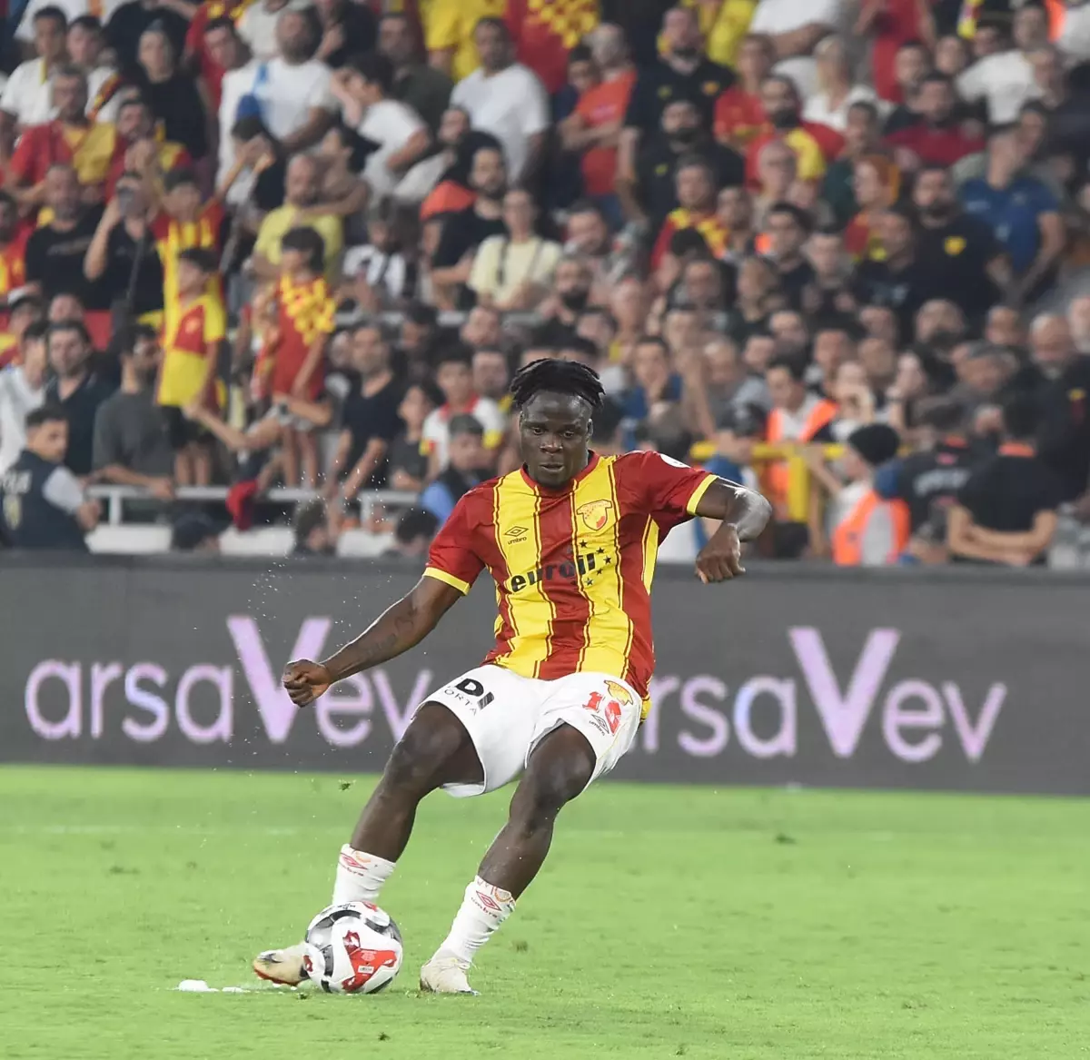 Göztepe’nin Yeni Yıldızı Olaitan’ın Yükselişi ve Performansı