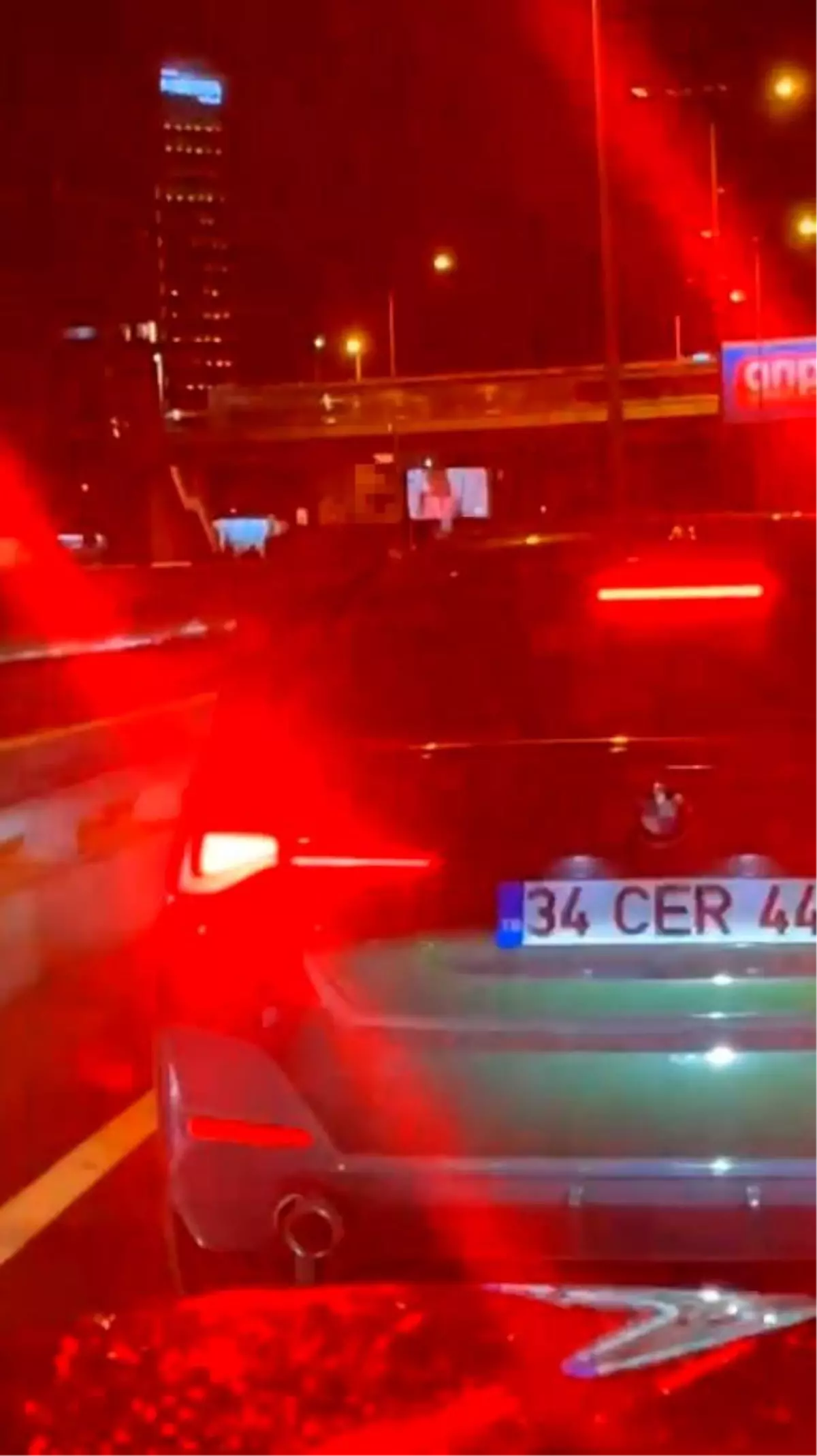 İstanbul Bakırköy’de Trafik Çilesi ve Güvenlik Kamerası Anları