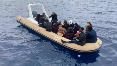 İzmir’de Düzensiz Göçmen Operasyonları ve Yakalananlar