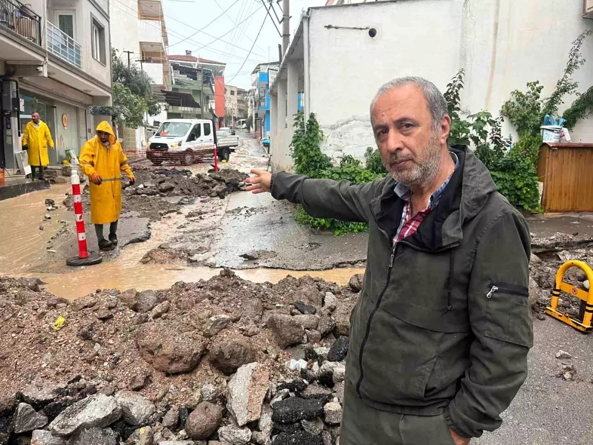 İzmir’de Yağışlar Sonrası Sel ve Altyapı Sorunları Gün yüzüne Çıktı